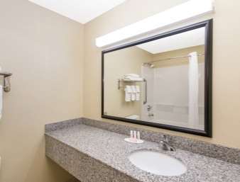 Hotel Spark By Hilton Savannah South I-95