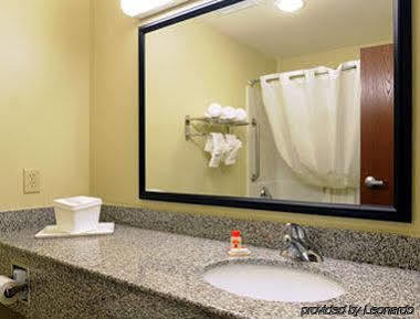 Spark By Hilton Savannah South I-95 Hotel 2*